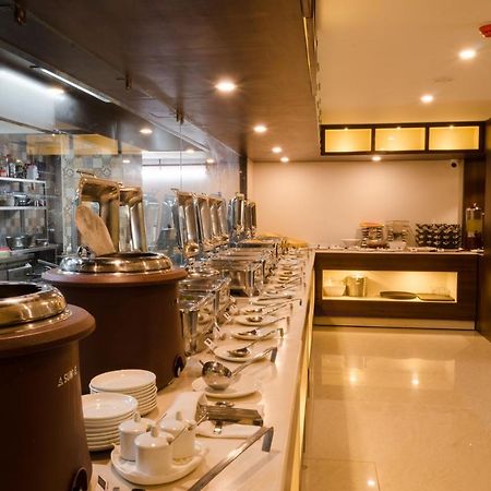 Ss Lumina Hotel Бангалор Екстериор снимка