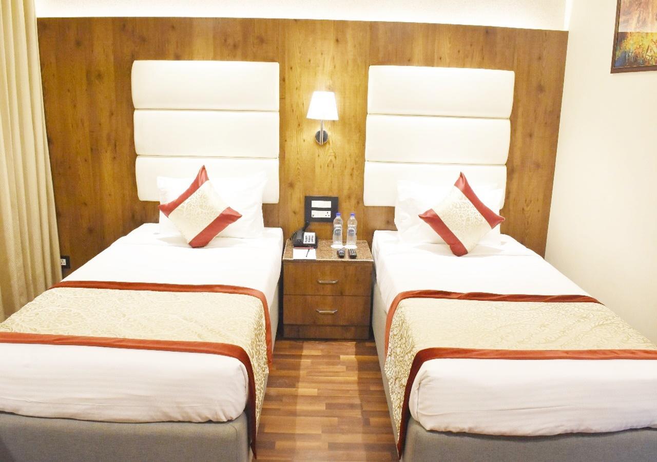 Ss Lumina Hotel Бангалор Екстериор снимка