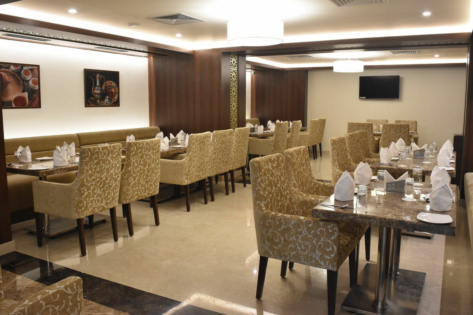 Ss Lumina Hotel Бангалор Екстериор снимка