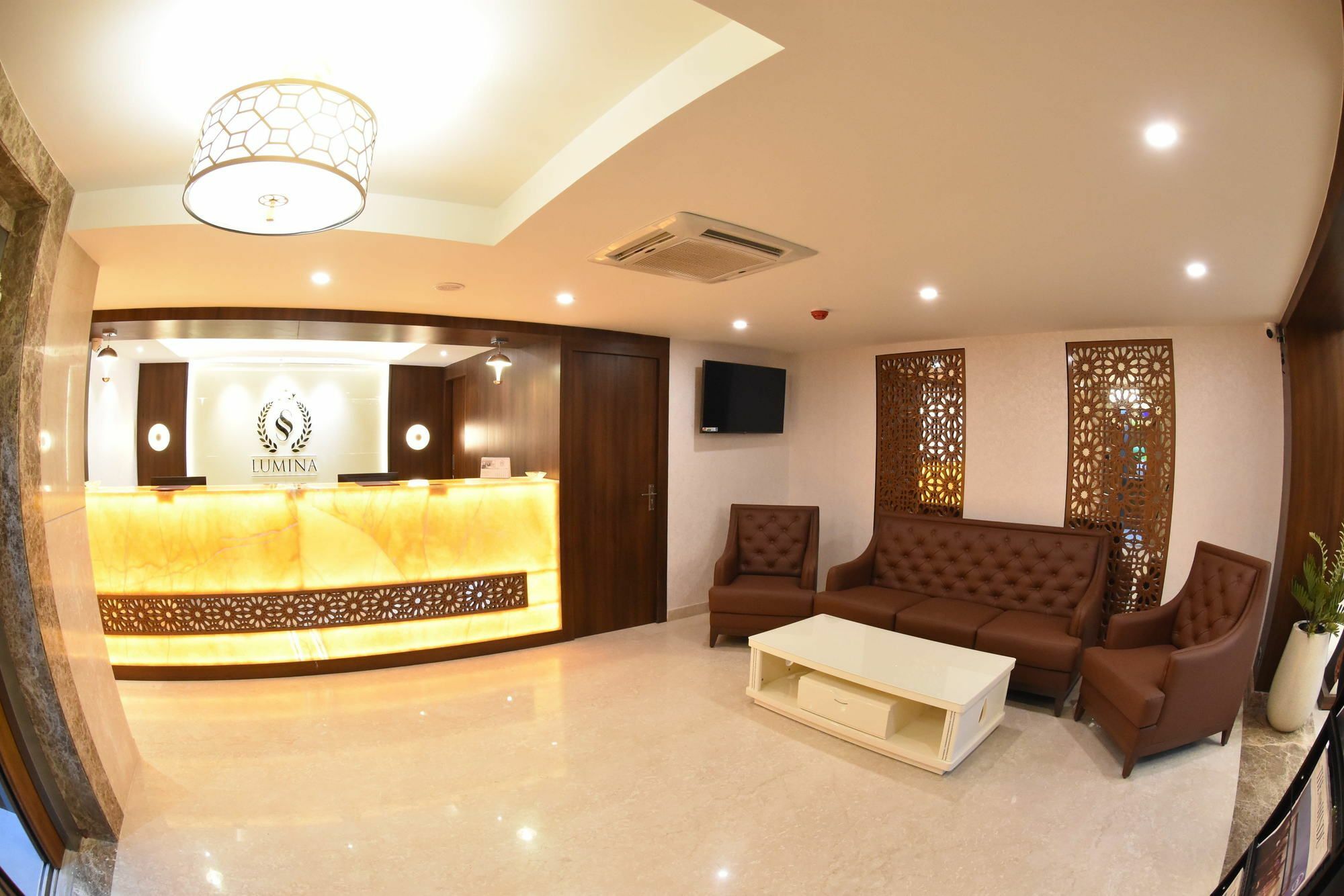 Ss Lumina Hotel Бангалор Екстериор снимка