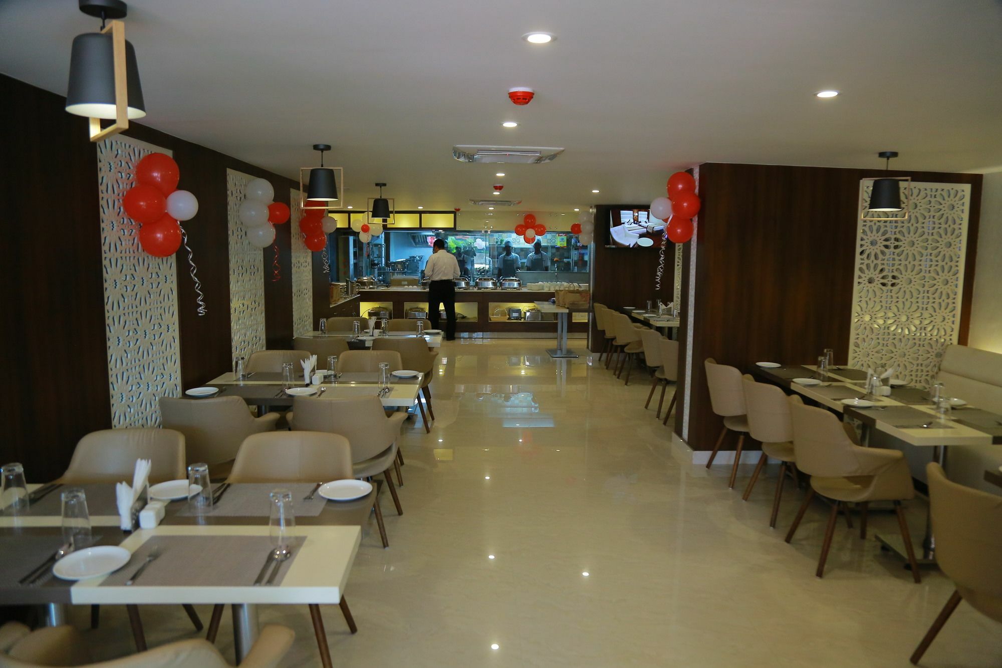 Ss Lumina Hotel Бангалор Екстериор снимка