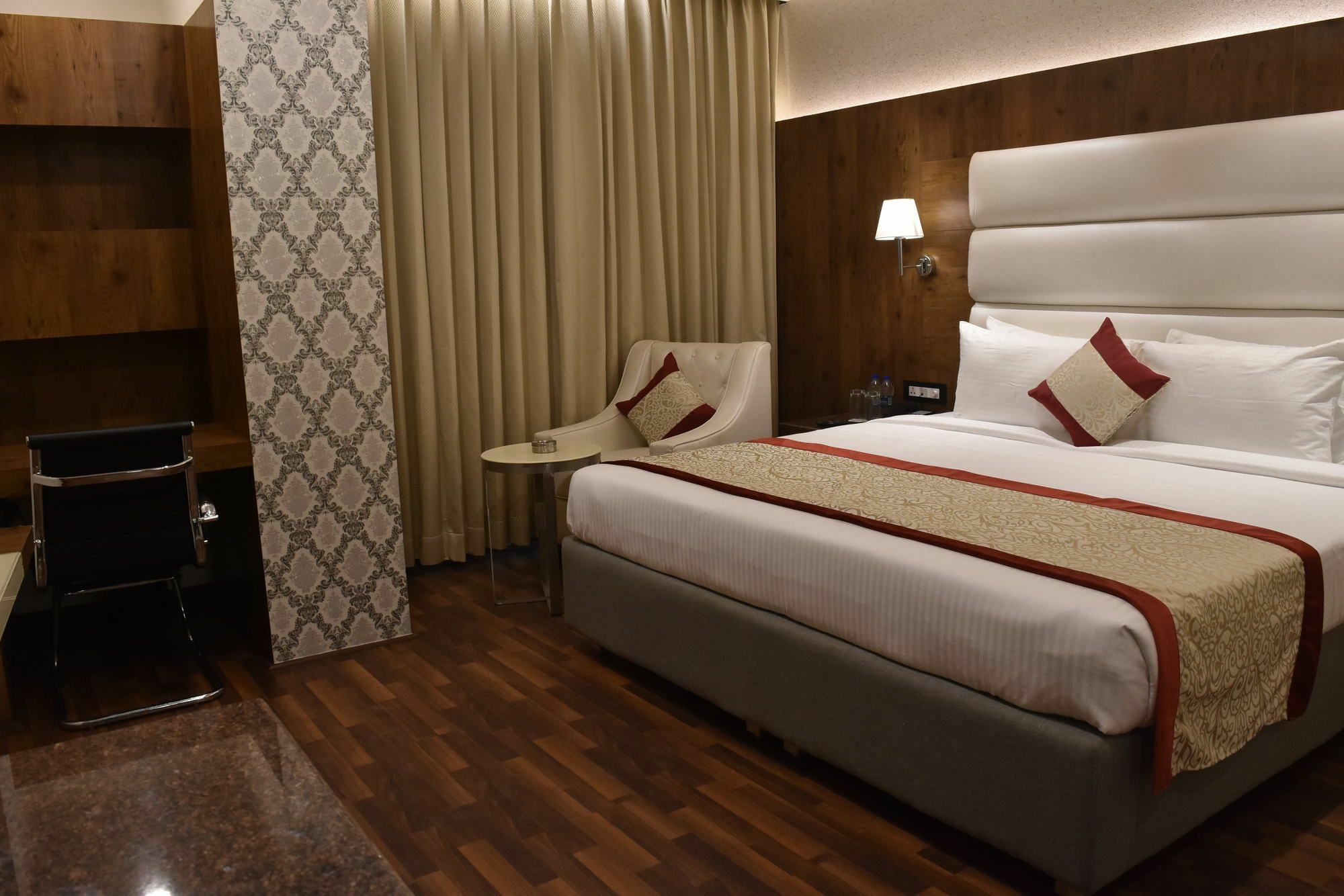 Ss Lumina Hotel Бангалор Екстериор снимка
