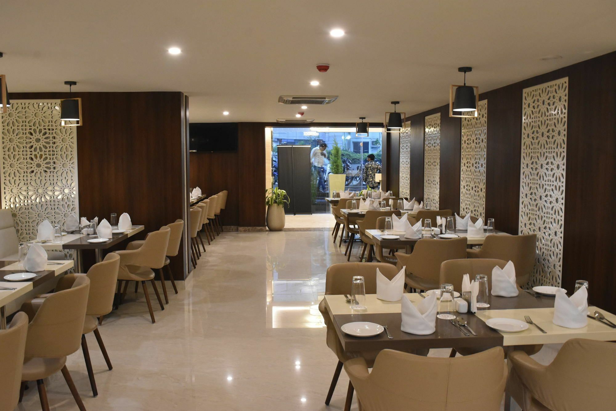 Ss Lumina Hotel Бангалор Екстериор снимка
